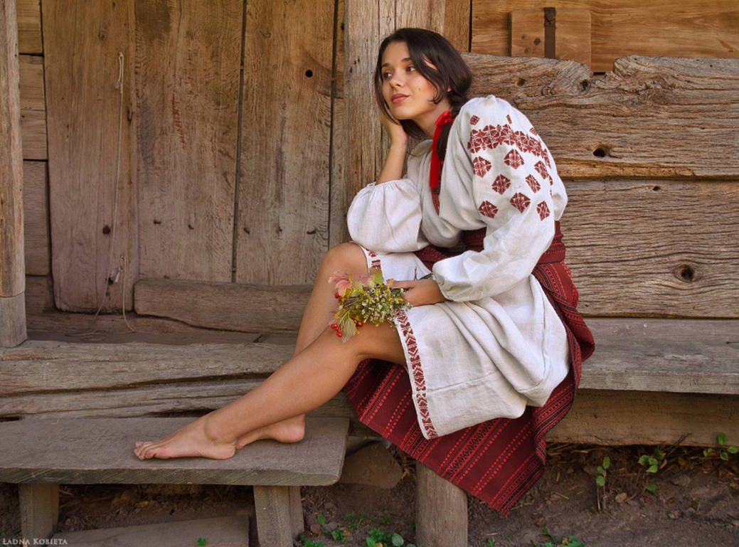 Fresh photos, fresh mood — Women in Slavic costumes online in Chongqing