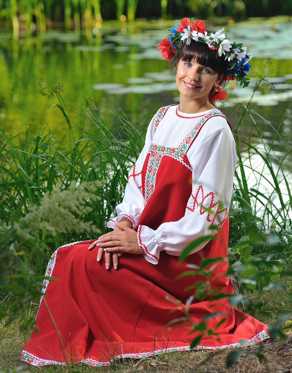 Beautiful girl Girls in Slavic costumes in Chongqing